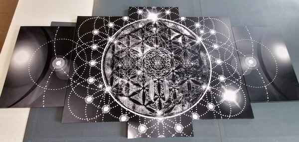 Quadri 5 pezzi – Mandala affascinante in bianco e nero