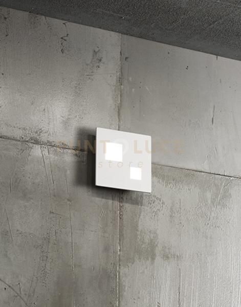 Applique / plafoniera in metallo verniciato bianco e acrilico squar