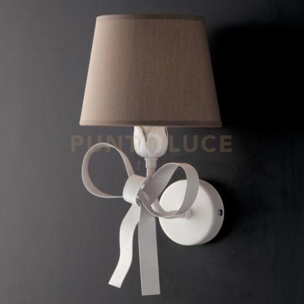 Applique in ferro laccato bianco con decorazione effetto shabby chi