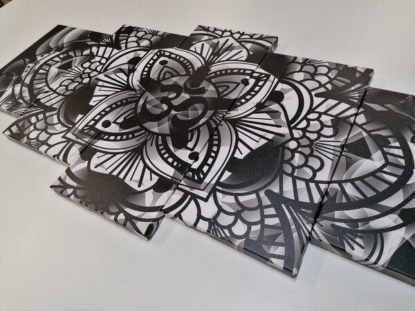 Quadri 5 pezzi – Mandala della salute in bianco e nero