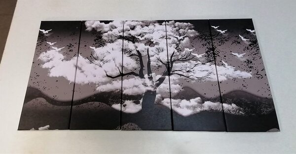 Quadri 5 pezzi – Albero inondato di nuvole in bianco e nero