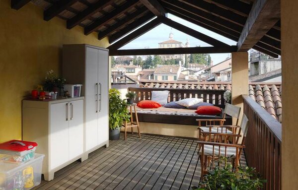 KIS Armadietto da Esterno / Balcone in Plastica Antipioggia 2 ante 2 ripiani Dimensioni 44x80x100 cm colore Beige - Gulliver