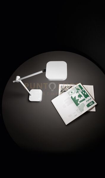 Lampada da tavolo in plastica colore bianco icon led 8w cct 3000k 4
