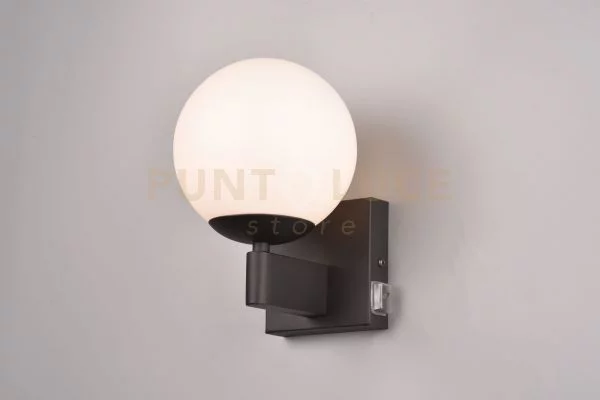 Kula applique bagno metallo nero e vetro bianco con interruttore ip
