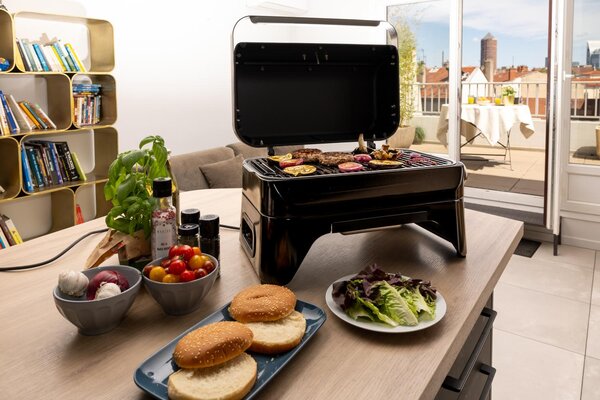 Campingaz Barbecue Elettrico da Giardino da Tavolo Portatile BBQ da Esterno Potenza 2300 Watt con Coperchio e Termostato - Attitude - 2177560