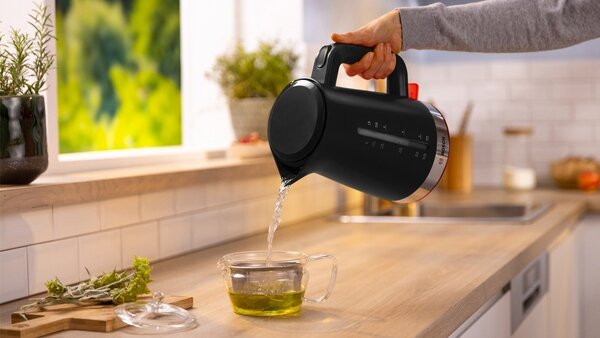 Bosch Bollitore elettrico Capacit 1,7 Litri Potenza 2400 Watt Spegnimento Automatico colore Nero - MyMoment TWK4M223