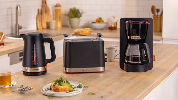 Bosch Bollitore elettrico Capacit 1,7 Litri Potenza 2400 Watt Spegnimento Automatico colore Nero - MyMoment TWK4M223