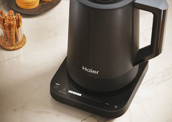 Haier Bollitore Elettrico Capacit 1.7 Litri Potenza 2200 Watt Touch con 7 Livelli di Temperatura e Termostato Regolabile colore Nero - HKE5A 011 S