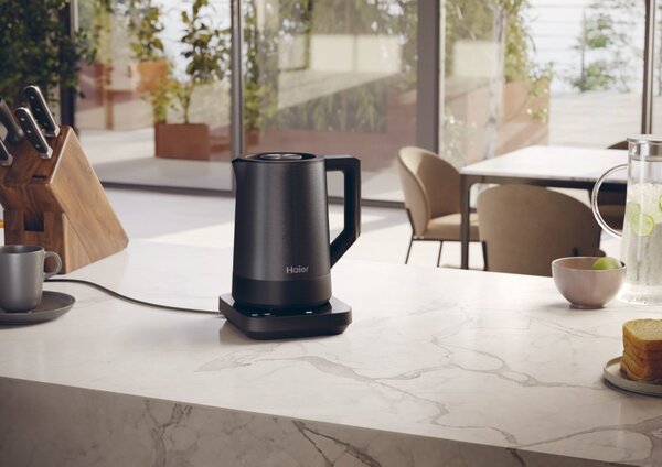 Haier Bollitore Elettrico Capacit 1.7 Litri Potenza 2200 Watt Touch con 7 Livelli di Temperatura e Termostato Regolabile colore Nero - HKE5A 011 S