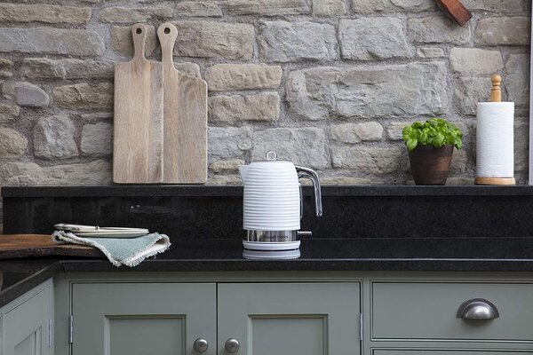 Russell Hobbs Bollitore elettrico Capacit 1.7 Litri Potenza 2400 Watt Spegnimento automatico colore Bianco - 24360-70 Inspire Kettle