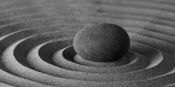 Stampa su tela – Pietra meditativa in bianco e nero