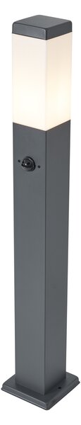 Lampada da esterno grigio scuro con vetro opale 80cm IP44 con presa e sensore di movimento - Malios