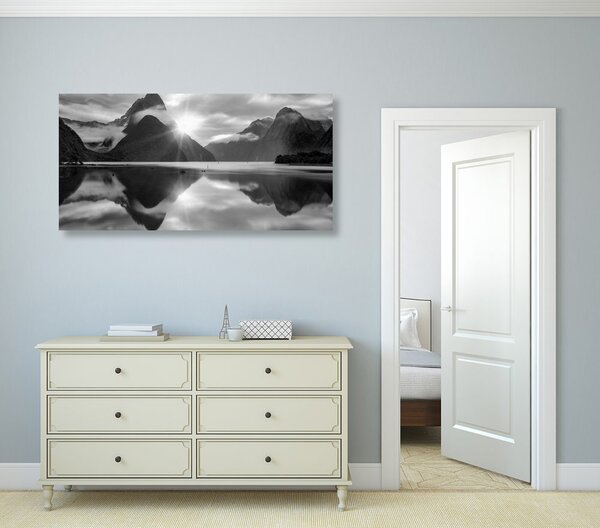 Quadro su tela – Milford Sound all'alba in bianco e nero