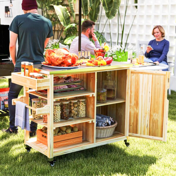 Outsunny Isola cucina outdoor, carrello barbecue con armadietto e ripiani, carrello cucina in legno e acciaio inox, con ruote, legno naturale | Aosom Italy