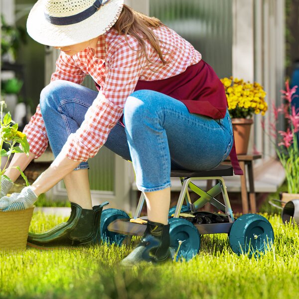 Outsunny Sedile da giardino su ruote sgabello da giardinaggio vassoio porta-attrezzi per diserbare piantare 50 x 49 x 32 cm verde scuro | Aosom Italy