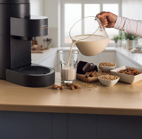 Ariete Centrifuga Elettrica Macchina per Bevande Vegetali Capacit 1.5 Litri Potenza 1200 Watt con Lame in Acciaio Inox colore Nero - 00C065000AR0 