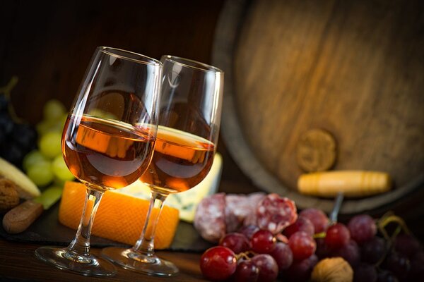 Carta da parati – Bicchiere di vino rosato