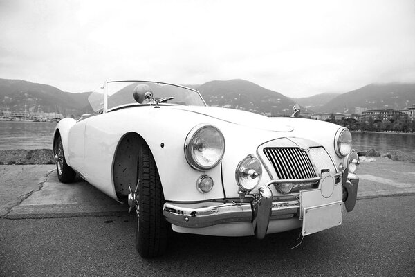 Carta da parati – Auto d'epoca lussuosa in bianco e nero