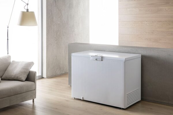Whirlpool Congelatore a Pozzetto Orizzontale Capacit 391 Litri Classe energetica E Capacit di congelamento 18 Kg/24h Tecnologia Sesto senso - WHE