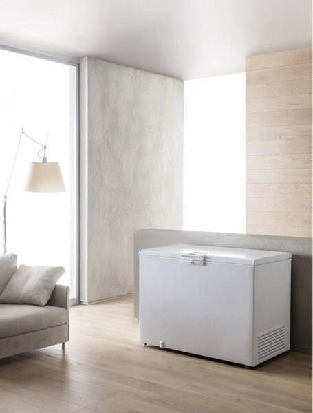 Whirlpool Congelatore a Pozzetto Orizzontale Capacit 391 Litri Classe energetica E Capacit di congelamento 18 Kg/24h Tecnologia Sesto senso - WHE