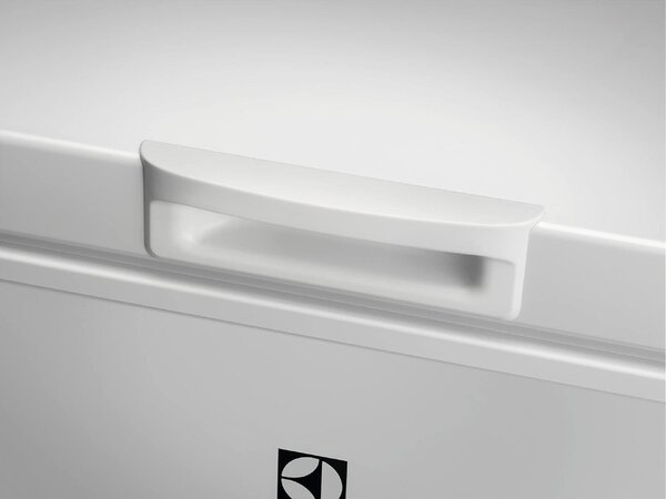 Electrolux Congelatore a Pozzetto Orizzontale Capacit 98 litri Classe energetica F Capacit di congelamento 10 Kg/24h - LCB1AF10W0