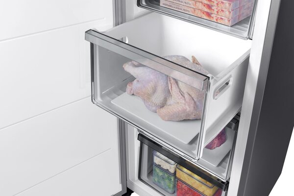 Samsung Congelatore Verticale a Cassetti Capacit 323 Litri No Frost Classe energetica E Capacit di congelamento 14,8 Kg/24h colore Inox - RZ32C7B