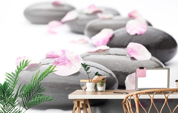Carta da parati – Pietre del benessere con petali