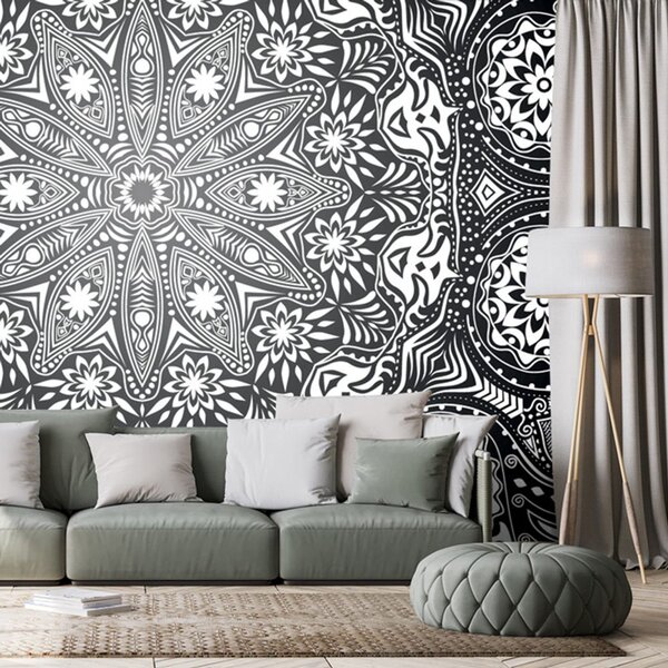 Carta da parati – Mandala decorativa con pizzo in bianco e nero
