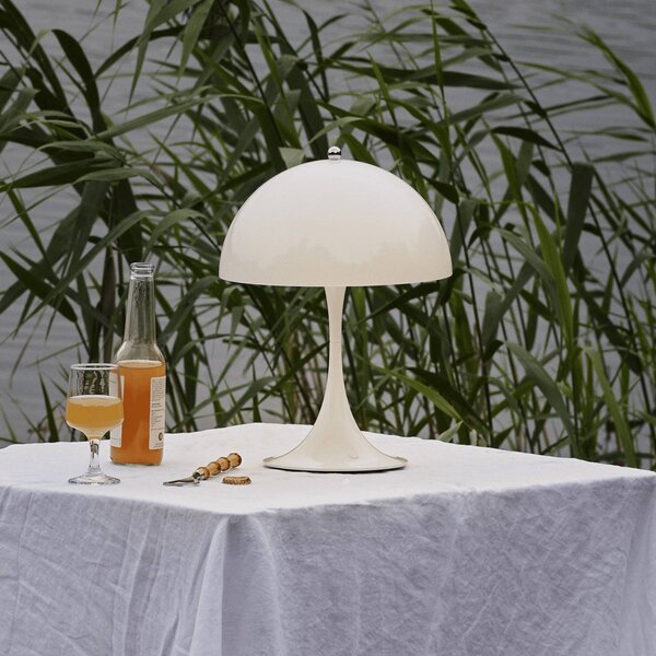 Louis Poulsen Lampada da tavolo a LED Panthella 250, dimmerabile, Bianco / Opale, Soggiorno / Sala da pranzo, Plastica, Moderno, Lampada da tavolo LED