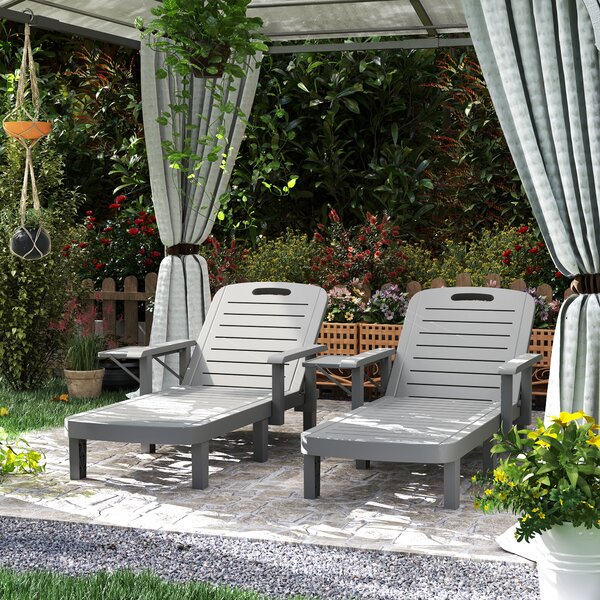 Set 2 Sdraio da Giardino Regolabili 79x158x88 cm con Tavolino e Braccioli in Polipropilene Grigio Scuro