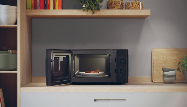 Candy Forno Microonde Capacit 20 Litri Potenza 700 Watt Smaltato colore Nero - CMW20SMB Idea