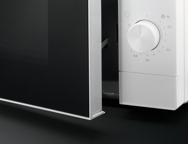 Electrolux Forno Microonde Combinato con Grill Capacit 21 Litri Potenza 800 Watt colore Bianco - EMZ421MMW