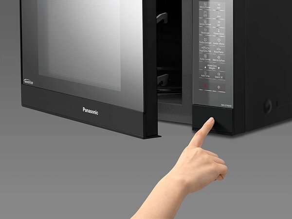 Panasonic Forno Microonde Combinato con Grill Capacit 31 Litri Potenza 1000 Watt Inverter colore Nero - NN-GT46KBSUG