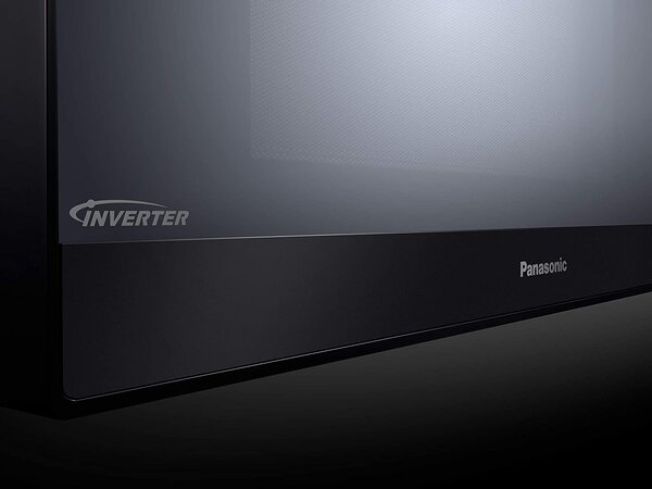 Panasonic Forno Microonde Combinato con Grill Capacit 31 Litri Potenza 1000 Watt Inverter colore Nero - NN-GT46KBSUG