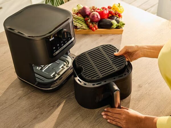 Braun Friggitrice ad Aria 3 in 1 Capacit 6 Litri Potenza 2000 Watt con Display Touch e Temperatura Regolabile colore Nero - HF 5073 MultiFry 5