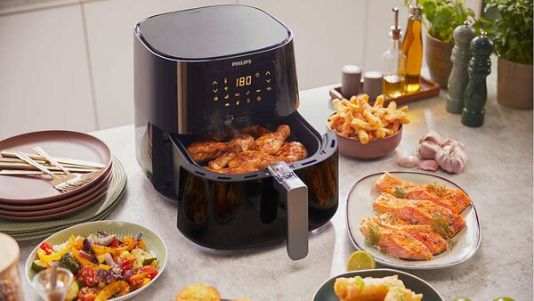 Philips Friggitrice ad Aria Capacit 6,2 Litri Potenza 2000 Watt 7 Programmi di Cottura - Essential HD9280/60
