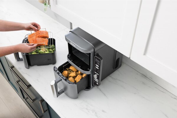 Ninja Friggitrice ad Aria Capacit 9.5 Litri Potenza 2470 Watt Multifunzione Termostato Regolabile colore Nero / Grigio - SL400EU