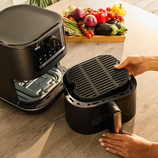 Braun Friggitrice ad Aria MultiFry 5 3 in 1 Capacit 6 Litri Potenza 2000 Watt Tecnologia RealOven Tec colore Nero - HF 5075I