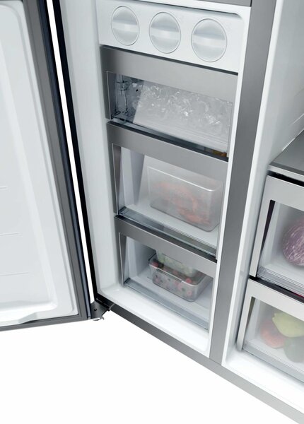 Haier Frigorifero Americano Side by Side Capacit 573 Litri Classe energetica E Raffreddamento No Frost colore Nero - HSPR79F18EWMB SBS 3D