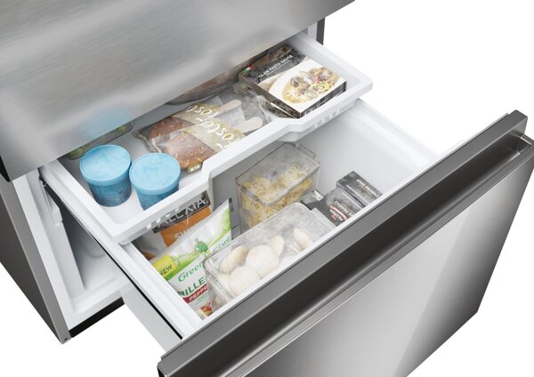 Haier Frigorifero Combinato 3 Porte Capacit 360 Litri Classe energetica D Raffreddamento No Frost colore Acciaio Inox - HTW 3618DNMG