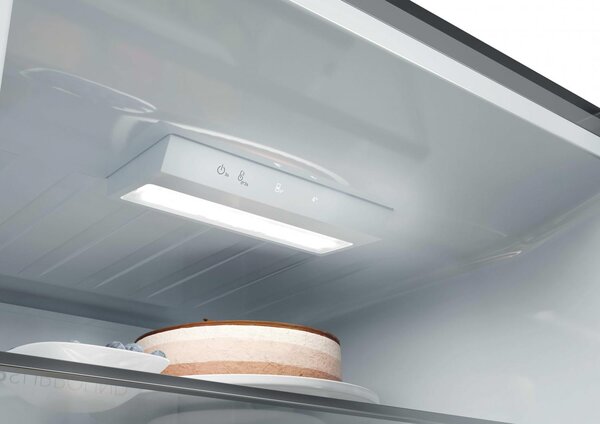 Haier Frigorifero Combinato 3 Porte Capacit 414 Litri Classe energetica C Raffreddamento No Frost colore Argento - HTR3620CNMG 3D 60 Series 3