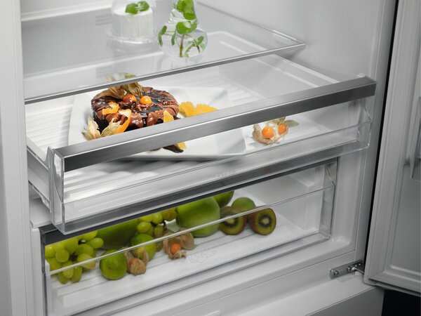 Electrolux Frigorifero Combinato 481 Litri Classe E Total No Frost colore Inox Serie 600 TwinTech - LNT6ME46X3