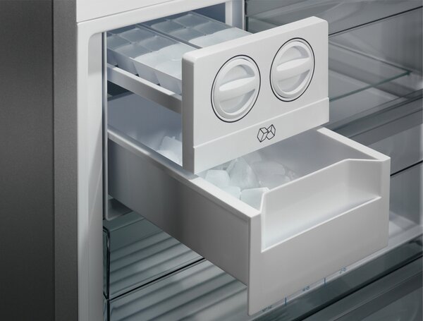 Electrolux Frigorifero Combinato 481 Litri Classe E Total No Frost colore Inox Serie 600 TwinTech - LNT6ME46X3