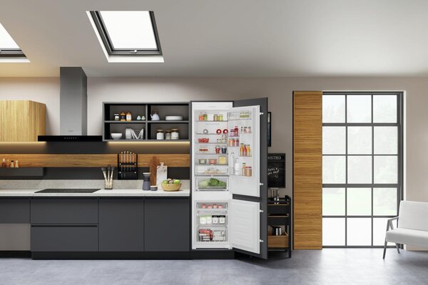 Hotpoint Ariston Frigorifero Combinato Capacit 280 Litri Classe energetica E Raffreddamento No Frost colore Bianco - HAC20 T122 2