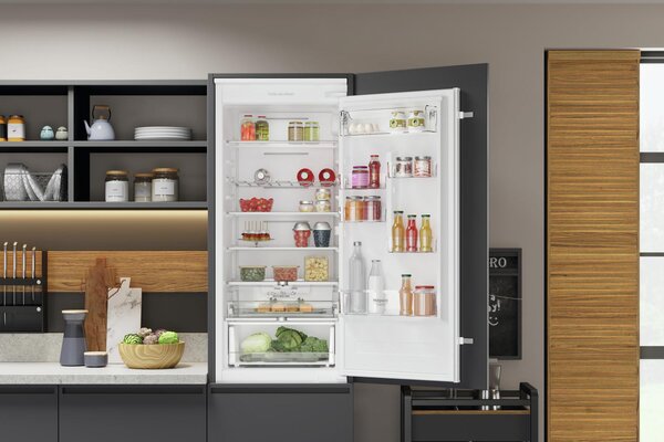 Hotpoint Ariston Frigorifero Combinato Capacit 280 Litri Classe energetica E Raffreddamento No Frost colore Bianco - HAC20 T122 2