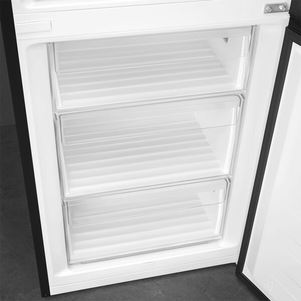 Smeg Frigorifero Combinato Capacit 300 Litri Classe energetica D Raffreddamento No Frost colore Nero - RC20KDND