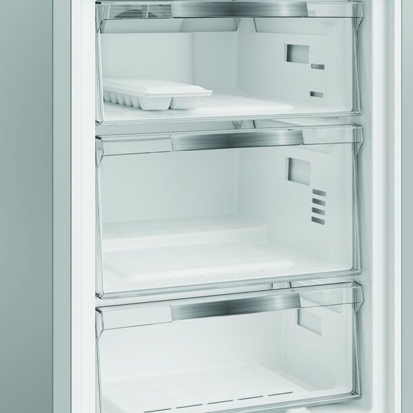 Hotpoint Ariston Frigorifero Combinato Capacit 316 Litri Classe energetica E Raffreddamento No Frost colore Argento - HPK 26362 XP4E