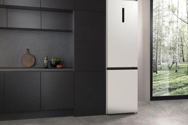 Hisense Frigorifero Combinato Capacit 331 Litri Classe energetica E Raffreddamento No Frost colore Crema - RB434N4CRE