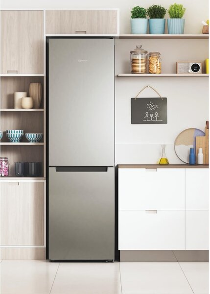 Indesit Frigorifero Combinato Capacit 367 Litri Classe E Raffreddamento No Frost Multiflow colore Inox - INFC9 TI22X