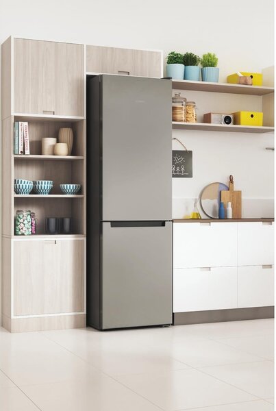 Indesit Frigorifero Combinato Capacit 367 Litri Classe E Raffreddamento No Frost Multiflow colore Inox - INFC9 TI22X
